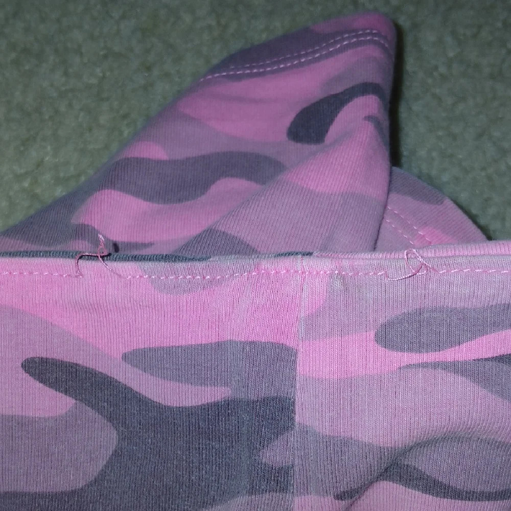 PINK Victoria's Secret Camouflage Yoga Shorts Women's Medium - Picture 7 of 7